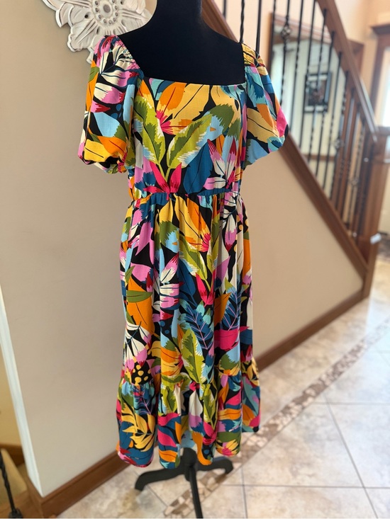 Dresses & Skirts - Maia Tropical Print Puff Sleeve Dress – Size 8